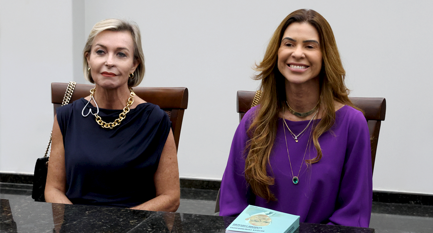 Juíza Brígida Declerc Fink e  Desembargadora Ana Bernadete Leite sentadas lado a lado.