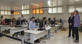 Foram preparadas 13.803 mídias. O material será utilizado para inseminar as 6.580 urnas de seção...