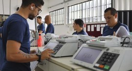 TRE-SE realiza testagem das urnas eletrônicas do 18° Simulado Nacional de Hardware