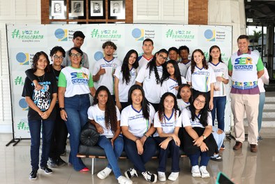 Iniciativa da EJESE capacita jovens para compreenderem o valor da democracia e do voto como ferr...
