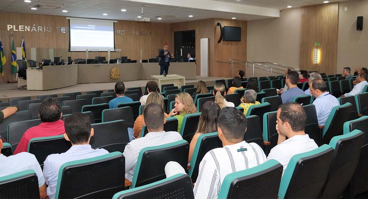 Audiência Pública debate metas do Poder Judiciário O encontro discutiu propostas para a elaboração dos temas que serão prioridades do Poder Judiciá...