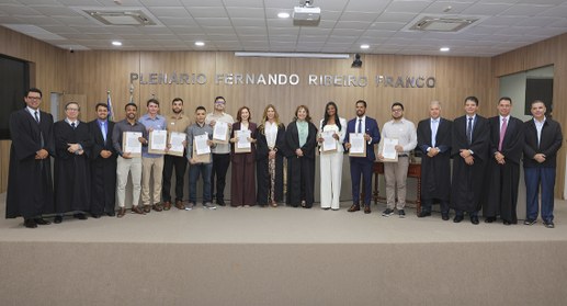 Novos servidores tomam posse no TRE-SE