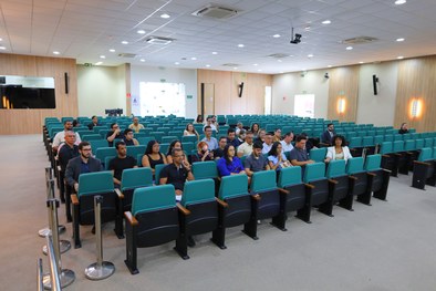  Estudantes de Direito acompanham sessão plenária no TRE-SE