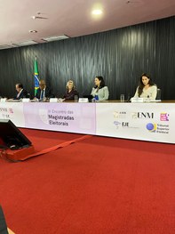Desa. Elvira Maria no III Encontro de magistradas eleitorais