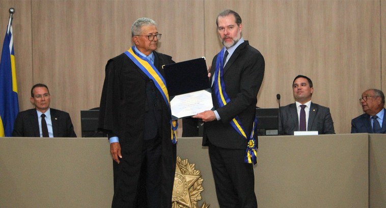 Ministro Dias Toffoli recebe medalha do mérito eleitoral em Sergipe Ministro Dias Toffoli recebe medalha do mérito eleitoral em Sergipe