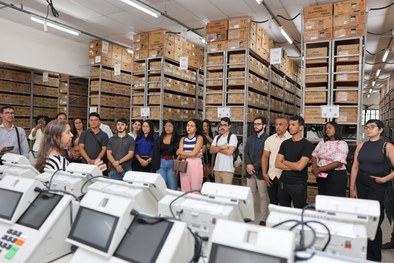  Estudantes de Direito acompanham sessão plenária no TRE-SE