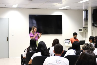 Iniciativa da EJESE capacita jovens para compreenderem o valor da democracia e do voto como ferr...