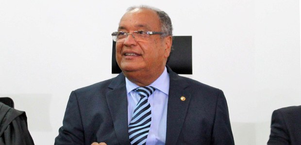 Presidente do TRE-SE prestigia posse de desembargador do TRT20