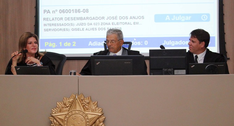 Secretário Judiciário despede-se do TRE-SE Secretário Judiciário despede-se do TRE-SE
