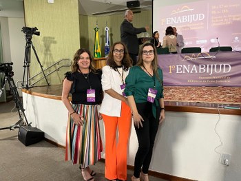 As servidoras Carmen Luiza, Cristiana Lima e Micheline Barboza representaram o Tribunal