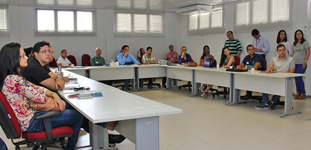 Servidores recém-empossados recebem orientações sobre rotinas de trabalho Servidores recém-empossados recebem orientações sobre rotinas de trabalho