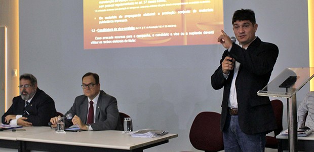 TRE e CRC promovem palestra sobre Prestação de Contas TRE e CRC promovem palestra sobre Prestação de Contas