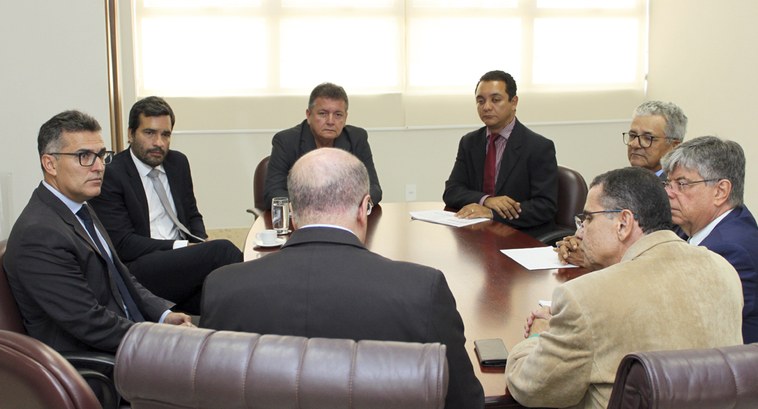 TRE-SE Des. José dos Anjos e representantes da PF TRE-SE Des. José dos Anjos e representantes da PF