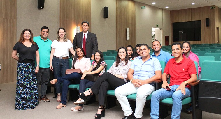 Os alunos participaram de palestra e conheceram a estrutura do Tribunal, a exemplo, do Plenário ...