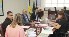 TRE-SE recebe visita de representantes da OAB-SE