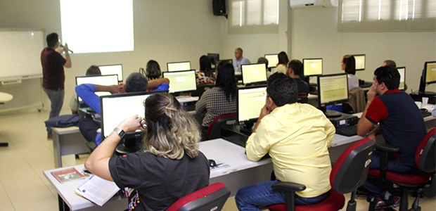 TRE-SE capacita servidores para operar sistema de convocação de mesário e  de sanções — Tribunal Regional Eleitoral de Sergipe