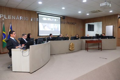 Juiz Tiago Brasileiro com familiares e amigos