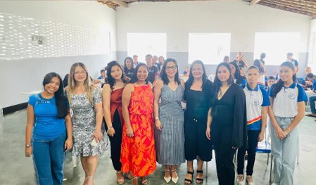 Estudantes participaram de diálogos sobre cidadania, democracia e o papel do voto