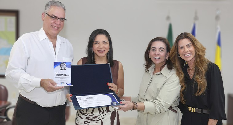 35ª Zona Eleitoral recebe Selo de Prata 2024 em cerimônia no TRE-SE TRE-SE incentiva a busca pela excelência na prestação dos serviços eleitorais