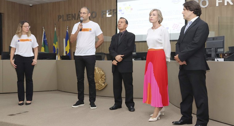 Abertura da Cerimônia de preenchimento das cédulas Acadêmicos de Direito e representantes de Partidos preencheram cédulas da auditoria
Aproximad...