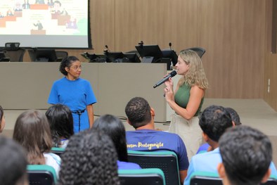Mais de 40 alunos do centro de excelência Deputado Joaldo Vieira Barbosa