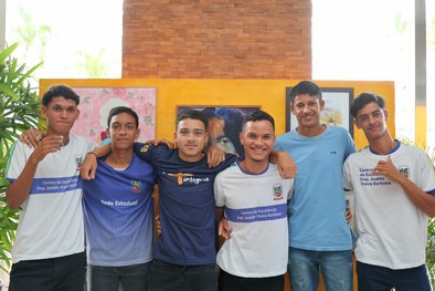 Mais de 40 alunos do centro de excelência Deputado Joaldo Vieira Barbosa