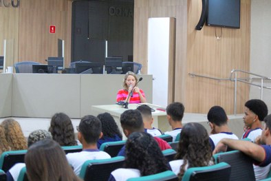 A palestra ocorreu na sede do Tribunal e contou com oitenta alunas(os) da rede particular de ensino
