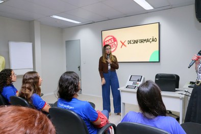 Visitas conscientização política, combate à desinformação e incentivo à cidadania