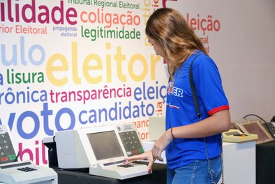 Visitas conscientização política, combate à desinformação e incentivo à cidadania
