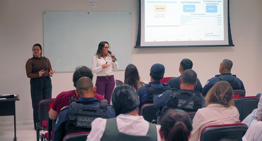 TRE-SE promove ações de acessibilidade e orientação para pessoas com deficiência