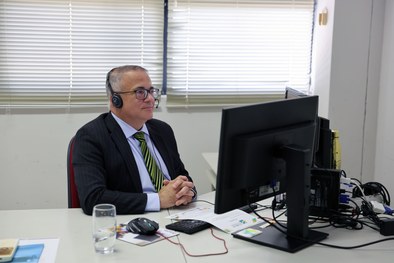 Aproximadamente 100 pessoas participaram presencialmente. O evento foi transmitido, ao vivo, pel...