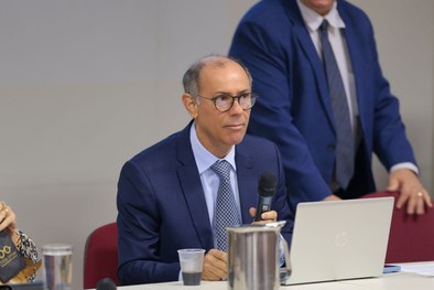 Mais de 80 pessoas participaram da reunião, entre representantes de partidos, advogados e profis...