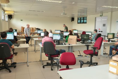 Serão preparadas mais de 13 mil mídias físicas. O material será utilizado para inseminar as 5.75...