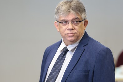 Mais de 80 pessoas participaram da reunião, entre representantes de partidos, advogados e profis...