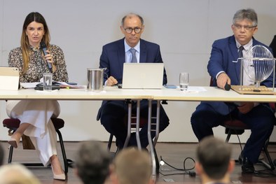 Mais de 80 pessoas participaram da reunião, entre representantes de partidos, advogados e profis...