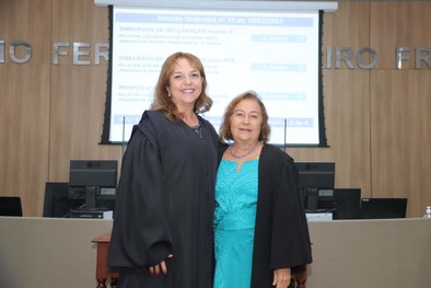 Corregedora regional eleitoral Desa. Ana Lúcia dos Anjos e presidente em exercício Desa. Elvira ...