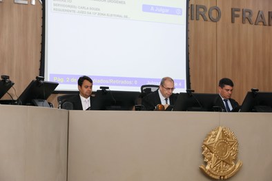 Homenagem reconhece os relevantes serviços prestados à Justiça Eleitoral sergipana