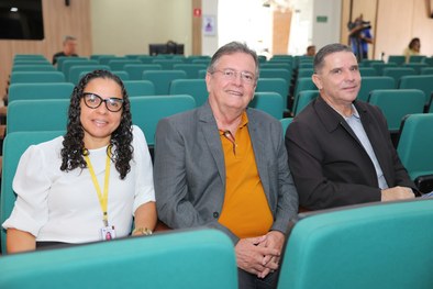 Sessão foi marcada por reconhecimento e homenagens à gestão