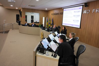 Sessão foi marcada por reconhecimento e homenagens à gestão