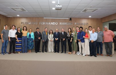 Sessão foi marcada por reconhecimento e homenagens à gestão