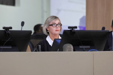 Sessão foi marcada por reconhecimento e homenagens à gestão