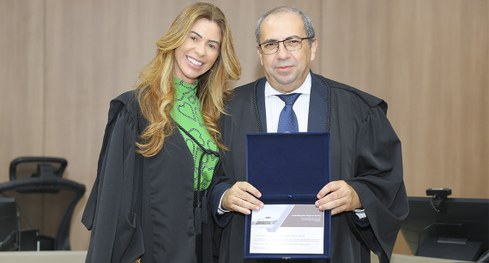 Sessão foi marcada por reconhecimento e homenagens à gestão