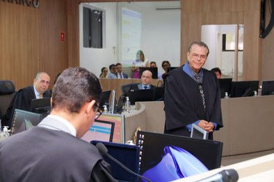Juiz Edmilson da Silva Pimenta é homenageado em sessão plenária