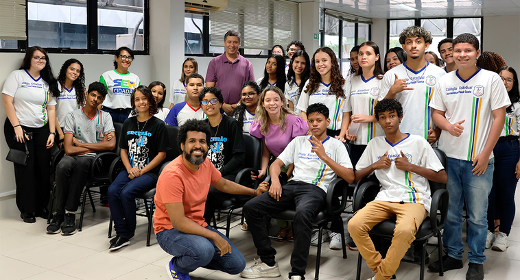 Iniciativa da EJESE capacita jovens para compreenderem o valor da democracia e do voto como ferr...