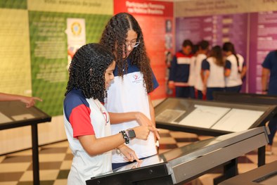 Mais de 70 estudantes conheceram a sede do Tribunal nesta sexta (20)