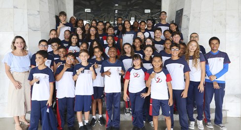 Mais de 70 estudantes conheceram a sede do Tribunal nesta sexta (20)