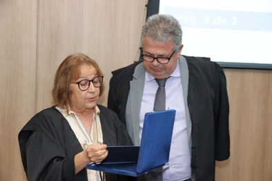 Elvira Maria de Almeida e Roberto Eugênio da Fonseca Porto na despedida do desembargador
