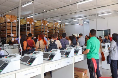 Iniciativa de aprendizado une teoria à prática jurídica através de visita guiada pela Escola Jud...