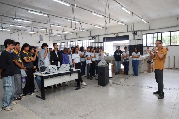 Estudantes do Centro de Excelência de Educação Profissional José Figueiredo Barreto visitam o TRE-SE