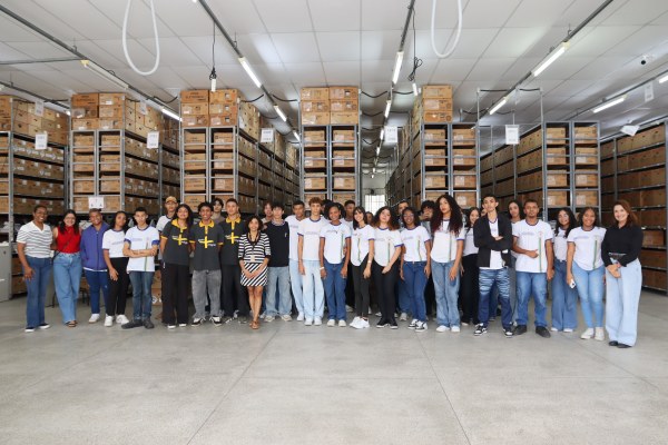 Estudantes do Centro de Excelência de Educação Profissional José Figueiredo Barreto visitam o TRE-SE
